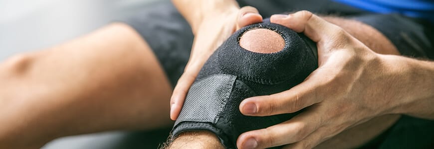 https://www.signaturemedicalgroup.com/webres/Image/Stock_Images/knee-brace_870x300.jpeg